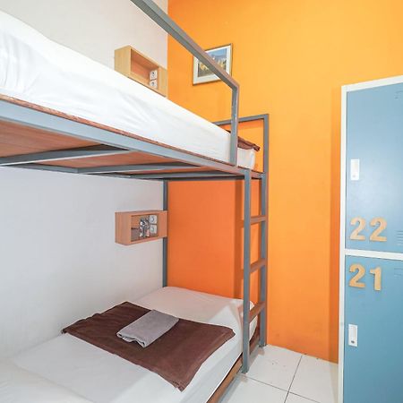 Cabin Hotel Ringroad Utara Maguwo Экстерьер фото
