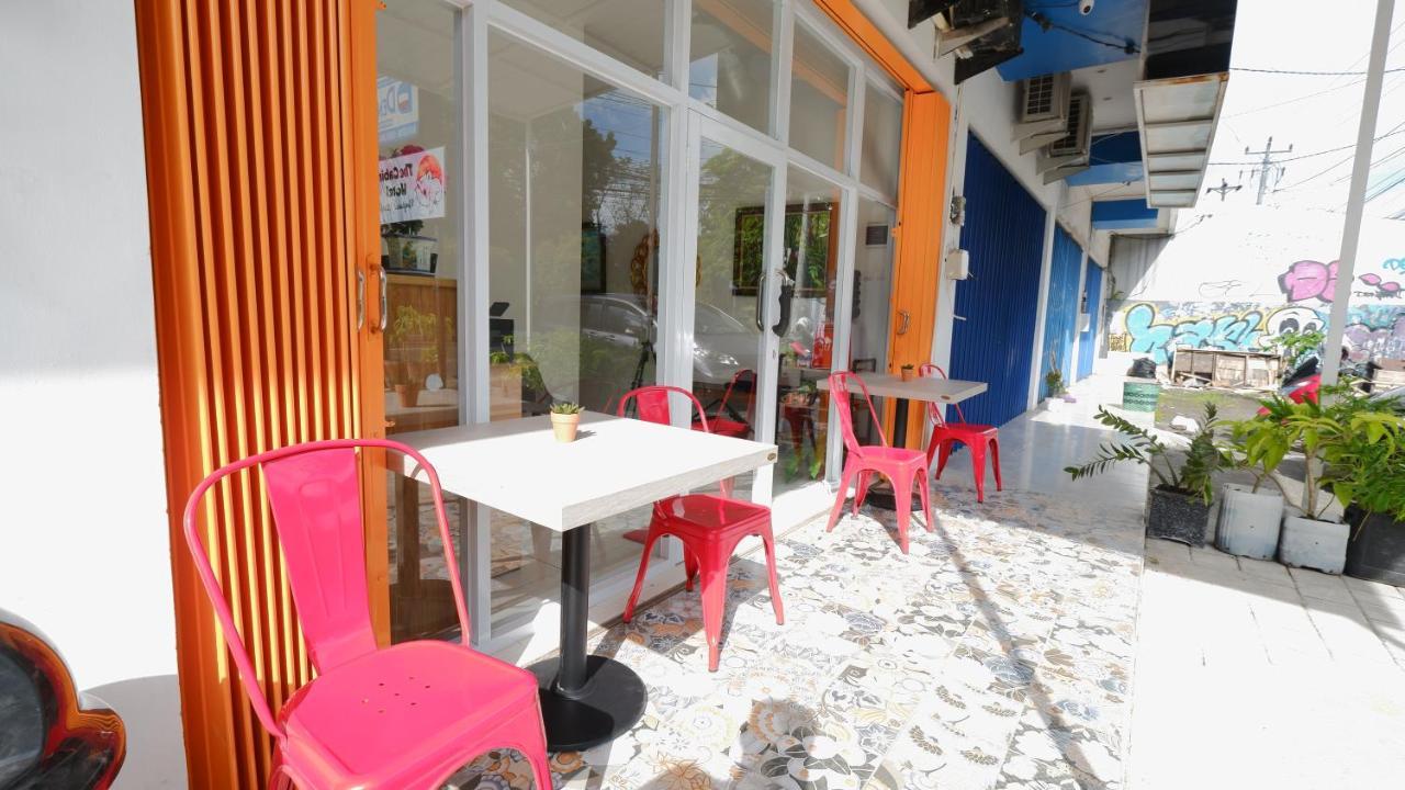 Cabin Hotel Ringroad Utara Maguwo Экстерьер фото