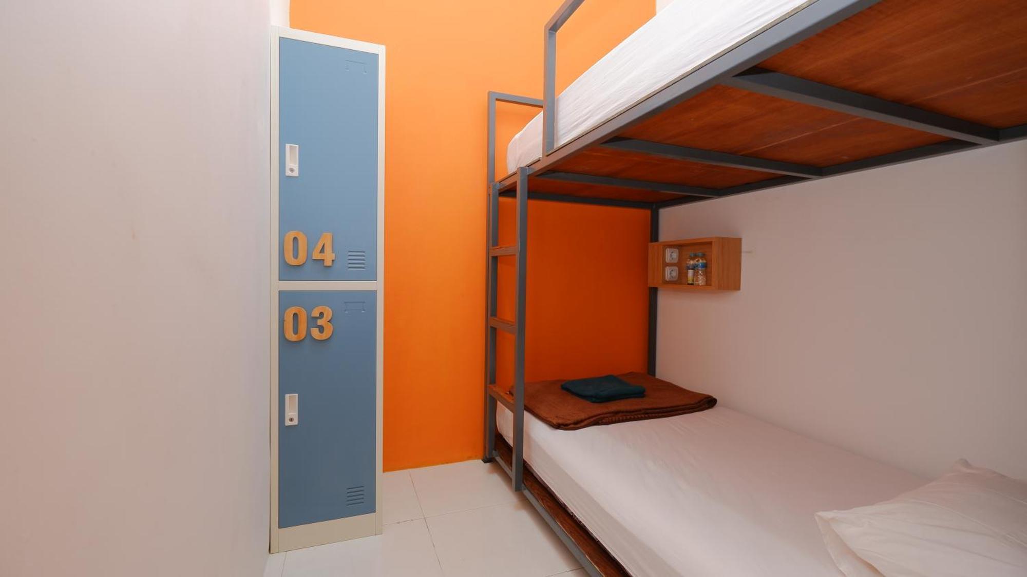 Cabin Hotel Ringroad Utara Maguwo Экстерьер фото